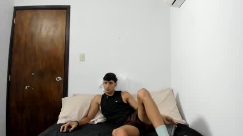 lucacosta19 online show from February 19, 5:09 pm