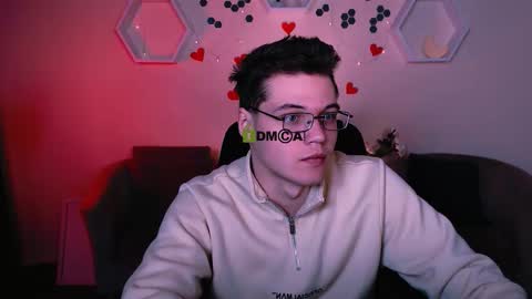 lucas_long_ online show from October 7, 7:07 pm