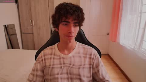 lucas_xo online show from September 17, 8:43 pm