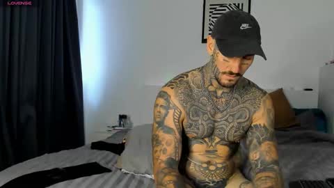 lucasexclusive online show from November 15, 8:16 am