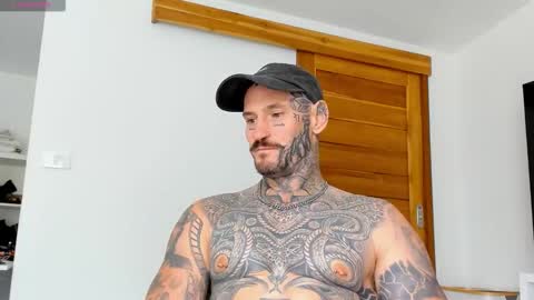 lucasexclusive online show from October 16, 7:05 am