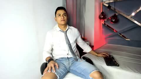 Leo online show from December 2, 11:46 am