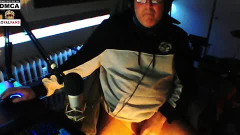        call me  Stefan online show from January 16, 9:08 pm