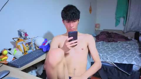 Lu Independent Model online show from January 9, 11:21 pm