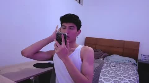 Lu Independent Model online show from April 18, 1:29 am