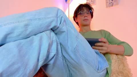 Lui online show from April 2, 3:15 am