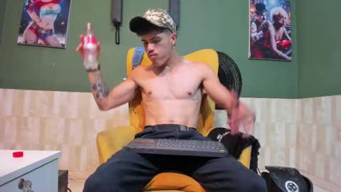 Snapshot of luis_as chatting on March 7, 2:15 am Luis AS online show from March 7, 2:15 am