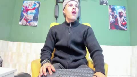 Snapshot of luis_as chatting on March 12, 10:48 am Luis AS online show from March 12, 10:48 am