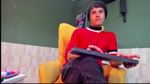 Snapshot of luis_as chatting on February 4, 11:16 pm Luis AS online show from February 4, 11:16 pm