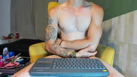 Snapshot of luis_as chatting on February 23, 6:22 am Luis AS online show from February 23, 6:22 am