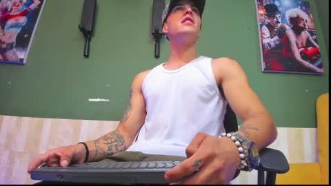 Snapshot of luis_as chatting on January 18, 12:47 pm Luis AS online show from January 18, 12:47 pm