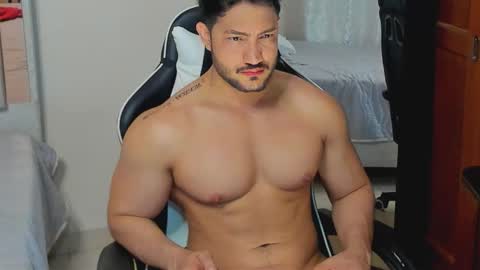 luis_baptista online show from October 12, 2:38 am
