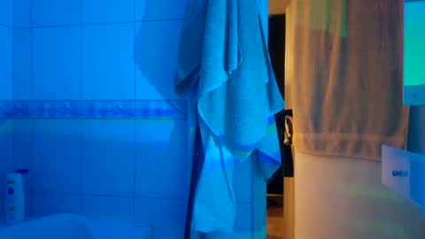 luk_me online show from February 12, 11:22 pm