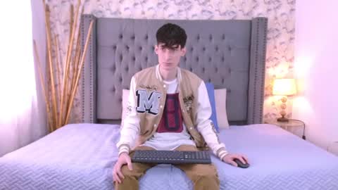 luke_carter online show from September 22, 1:10 pm