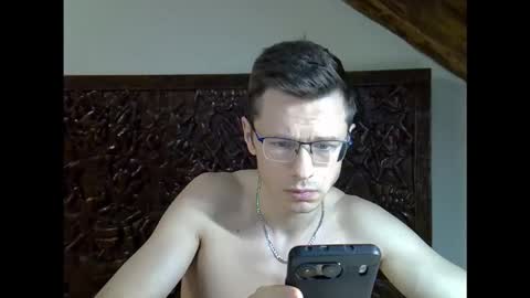 Andrew independent model 2000-0000 CET daily online show from February 21, 9:05 pm