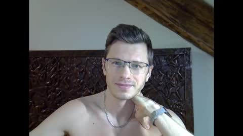 Andrew independent model 2000-0000 CET daily online show from January 12, 9:19 pm