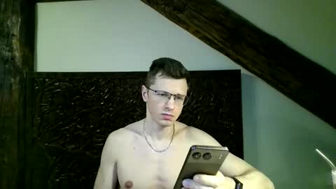 Andrew independent model 2000-0000 CET daily online show from March 31, 9:38 pm