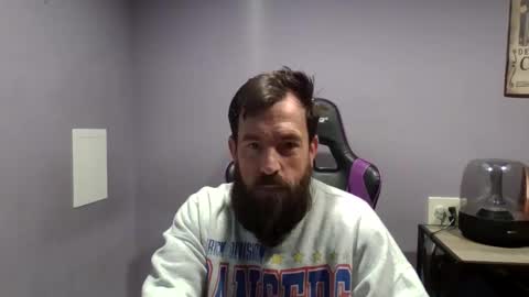 Luv2likslit online show from December 1, 7:33 am