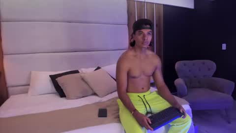 Lycan online show from July 16, 2:51 am