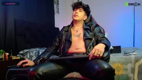 Lyle Bennett Freelance Model online show from November 3, 11:58 am