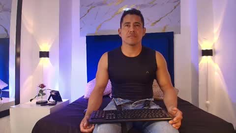 Snapshot of maax_woolf chatting on October 27, 11:45 am Maax woolf online show from October 27, 11:45 am