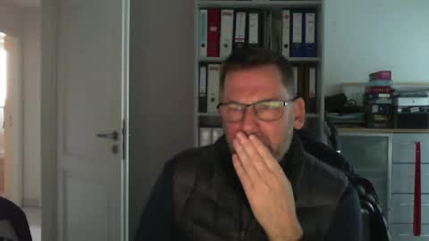 macfly67 online show from December 16, 1:22 pm