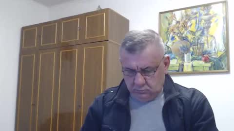 Macho online show from December 4, 2:04 pm