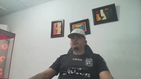 magic_milk23 online show from November 28, 5:32 am