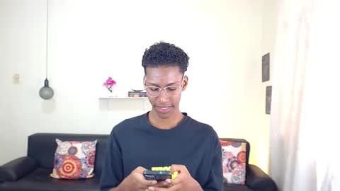 Snapshot of maiki18 chatting on February 1, 2:02 pm I am Maik online show from February 1, 2:02 pm
