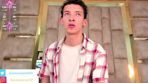 Maison Davis online show from December 12, 12:16 am