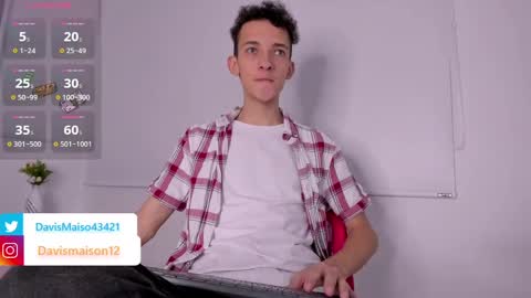 Maison Davis online show from March 10, 9:18 pm