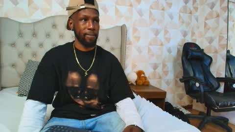Snapshot of malcompierce chatting on September 30, 2:29 am Malcom online show from September 30, 2:29 am