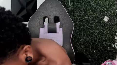 man_sant11 online show from April 11, 4:43 pm