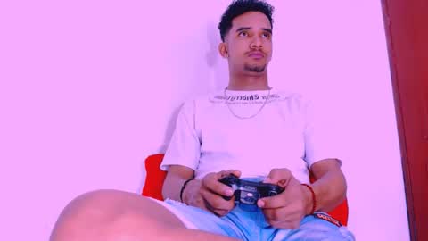 juan camilo online show from December 17, 3:06 am