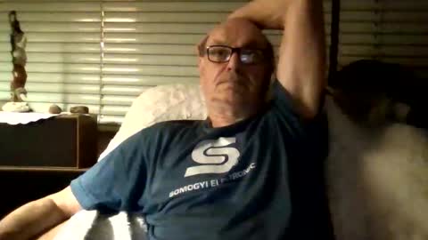 manes5858 online show from March 23, 9:10 pm