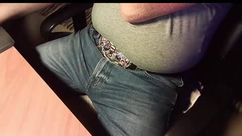 Snapshot of manswed chatting on December 6, 1:33 pm manswed online show from December 6, 1:33 pm