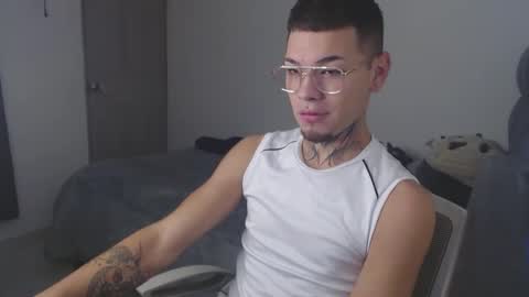 marcelo_m1lk online show from September 17, 9:32 am