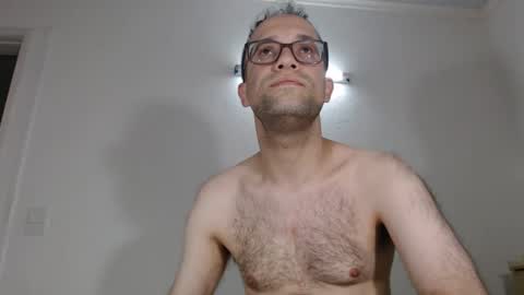 Snapshot of marcelsoltero chatting on December 23, 5:28 am marcnashio online show from December 23, 5:28 am