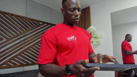 Marcusssss online show from April 6, 11:33 am