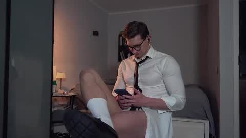 Marcus Diamond  online show from April 21, 5:08 pm