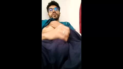 mario_saens online show from May 24, 4:29 am