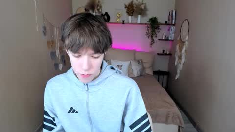 Mark online show from February 14, 10:54 am