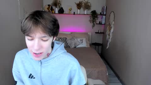 Mark online show from March 13, 2:46 pm