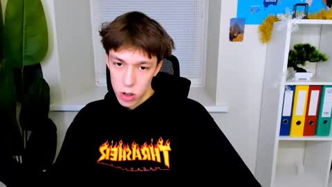 Mark online show from December 15, 11:07 am