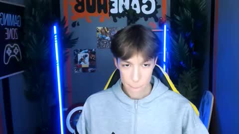 Mark online show from November 8, 3:26 pm