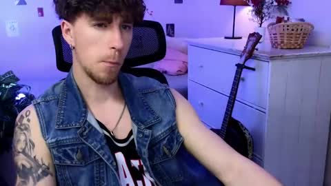 mark_caron online show from April 16, 9:39 pm