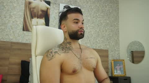 Mark online show from January 25, 11:00 pm