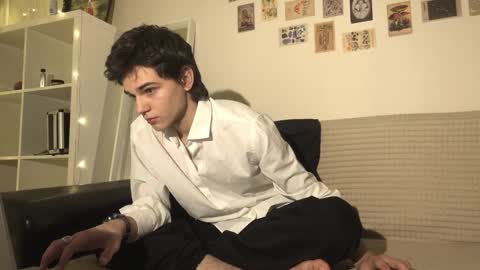 Mark online show from November 13, 3:39 pm