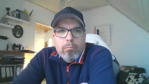 marriedcock1980 online show from March 10, 7:22 am