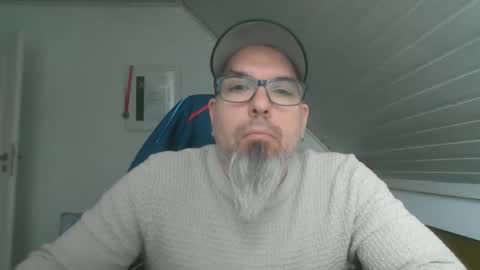 marriedcock1980 online show from March 27, 7:01 am